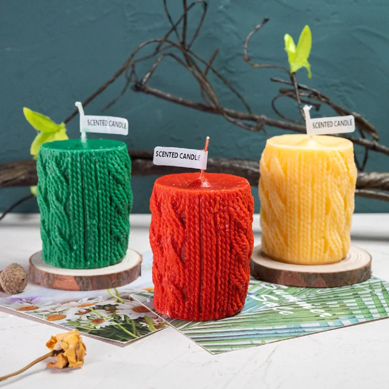 Knitted-Pattern Pillar Candle1