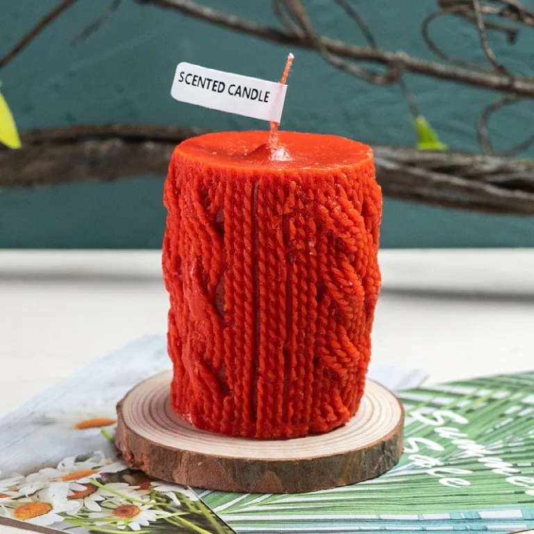 Knitted-Pattern Pillar Candle2